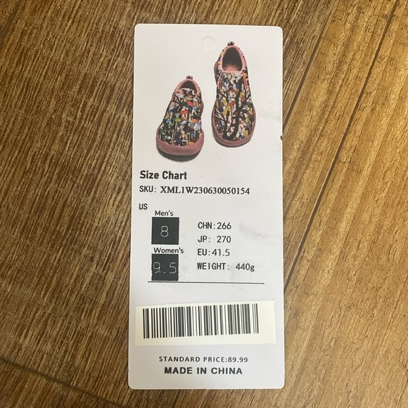 Unbranded unisex colorful tree/leaf print loafers
Size 8 men’s, 9.5 women’s - Picture 9 of 10